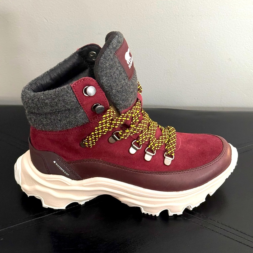 BRAND NEW SOREL Kinetic Breakthru Conquest WP